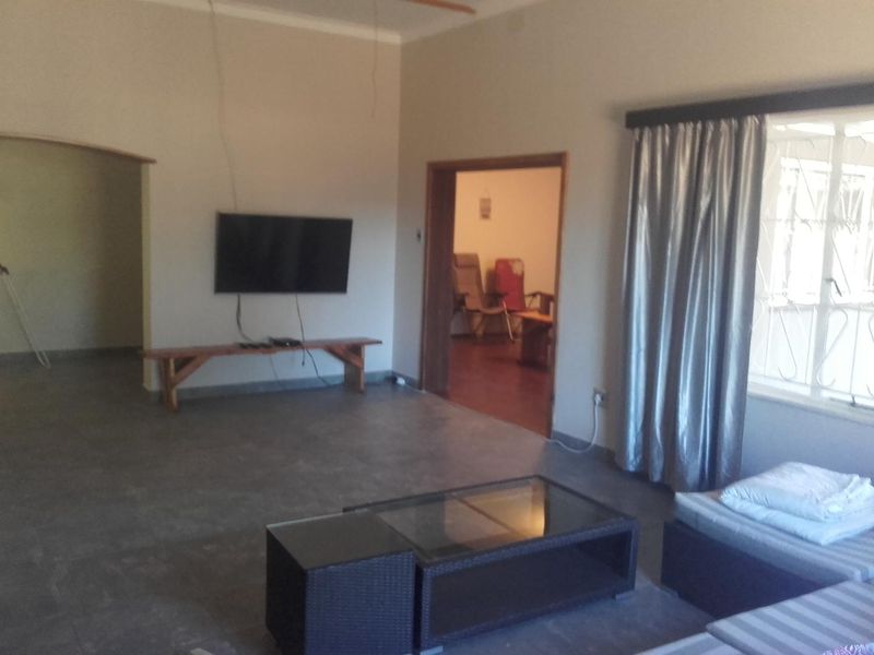 House with Flats Okahandja - Photo 3
