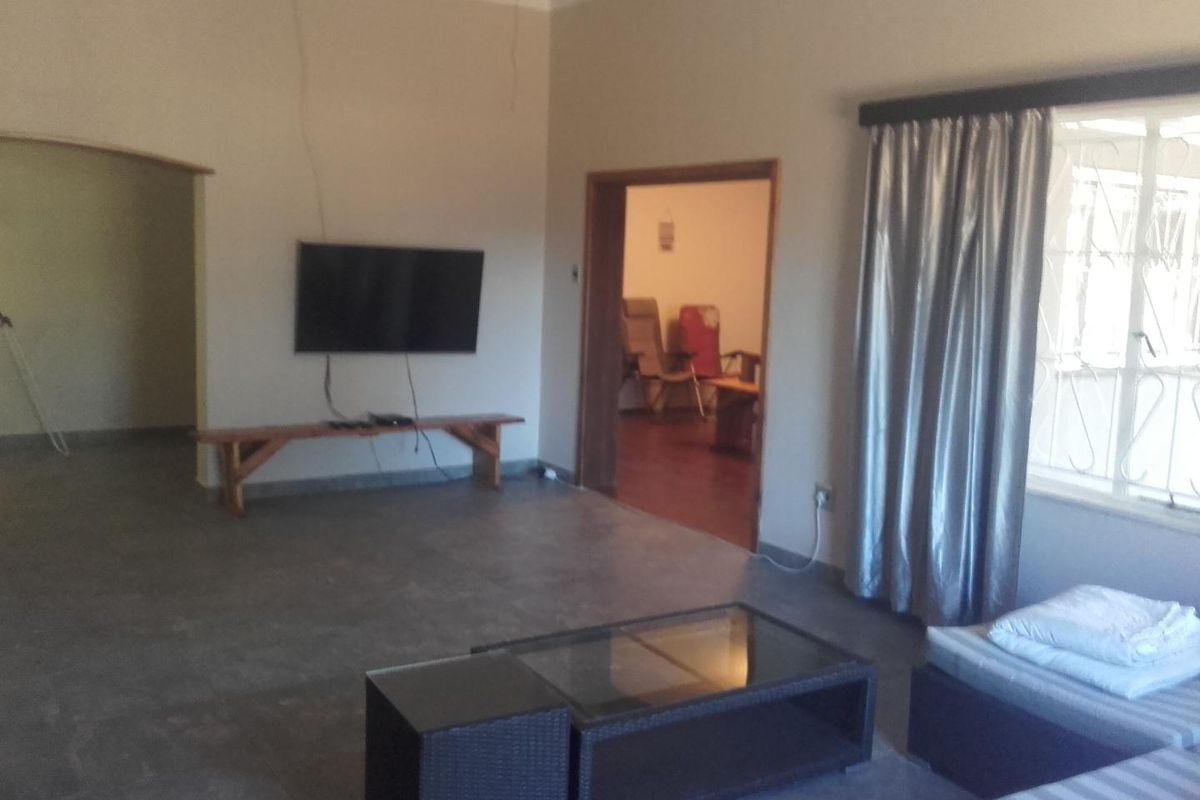 House with Flats Okahandja - Photo 3