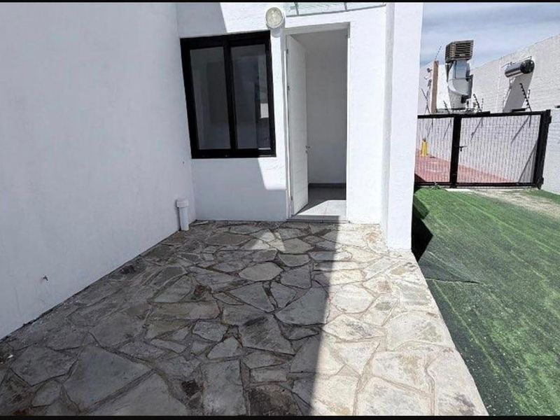 LUXURIOUS 3 BEDROOM PENTHOUSE TO LET IN THE WELL-SOUGHT AFTER AUASBLICK NEIGHBORHOOD - Photo 2