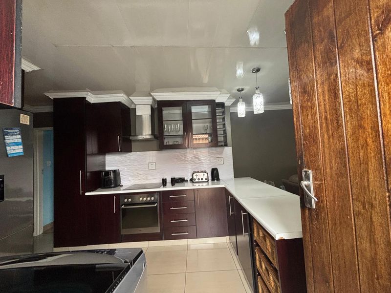 3 Bedroom House for sale in Protea Glen - Photo 4