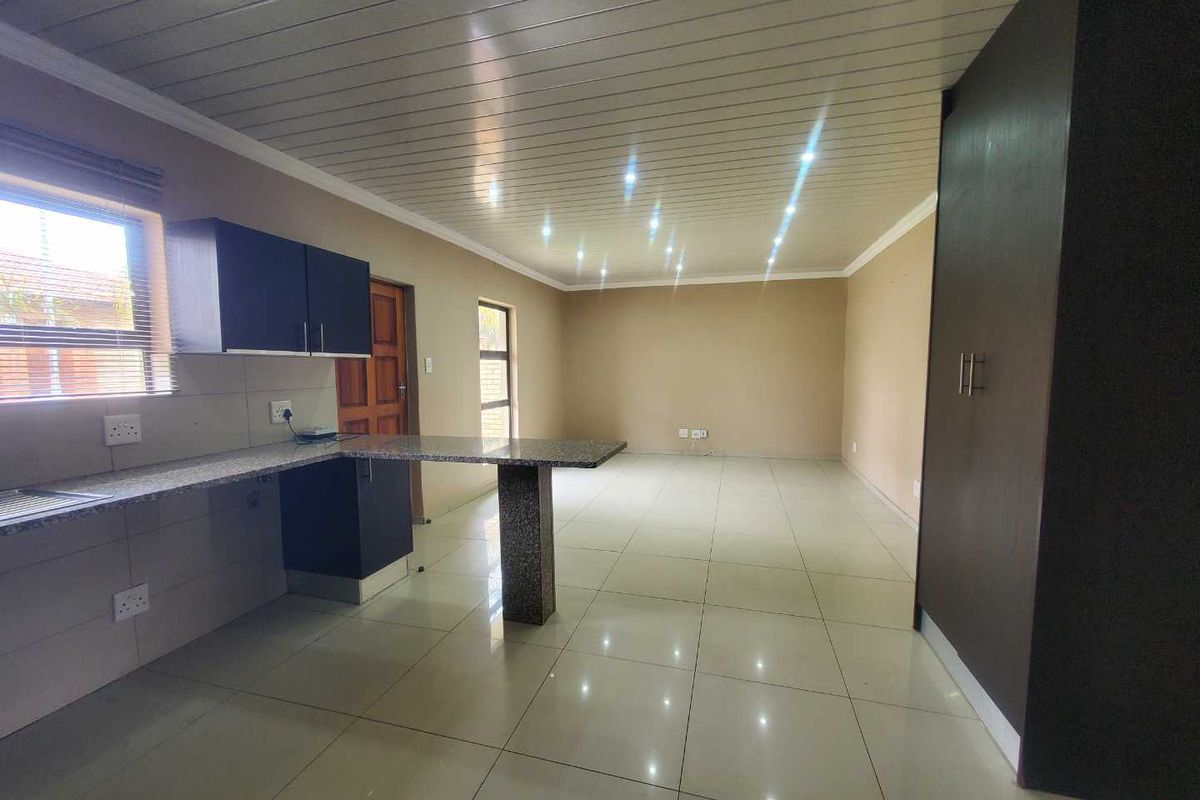 Modern elegance dream home awaits  in Groblers Park - Photo 2