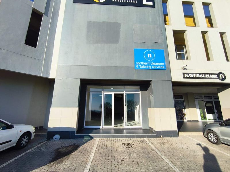 429m2 Showroom / Retail Space to Let in Midrand - Photo 2