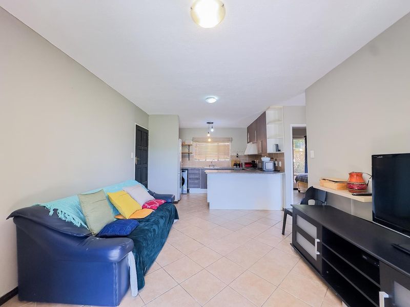 2 Bedroom Townhouse With A Private Garden - Photo 8