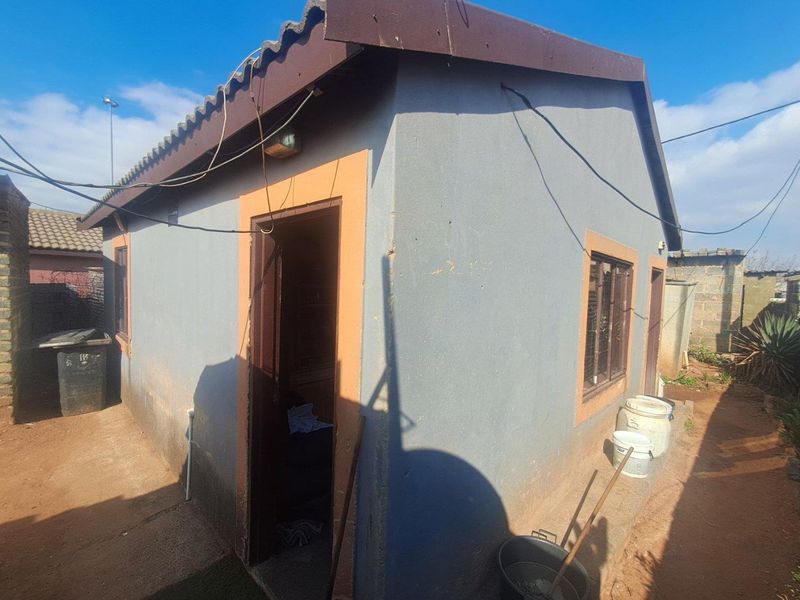 2 Bedroom House In Ivory Park Ext 2 - Photo 8