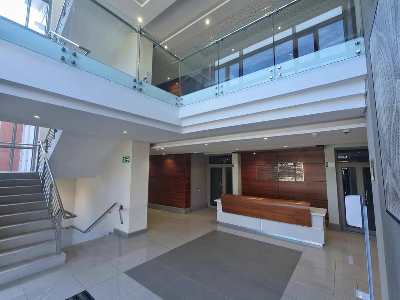 Modern Office Space To Let – Grosvenor Square, Century City - Photo 3