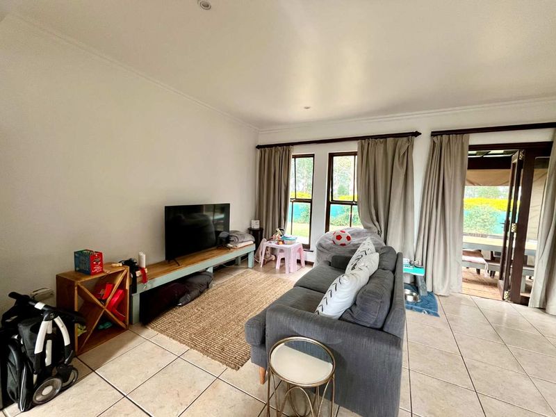 Spacious Pet-Friendly Duplex in Sought-After Plantations Estate - Photo 5