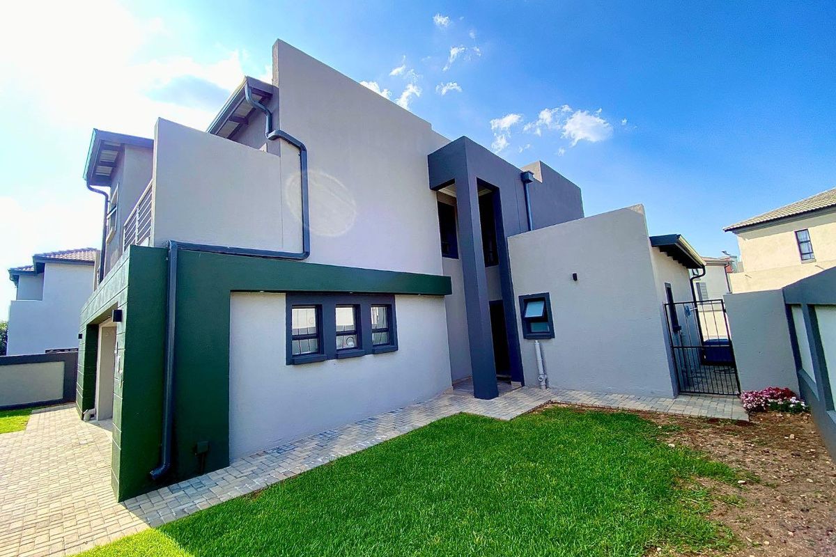 Unparalleled Living Experience - Photo 2