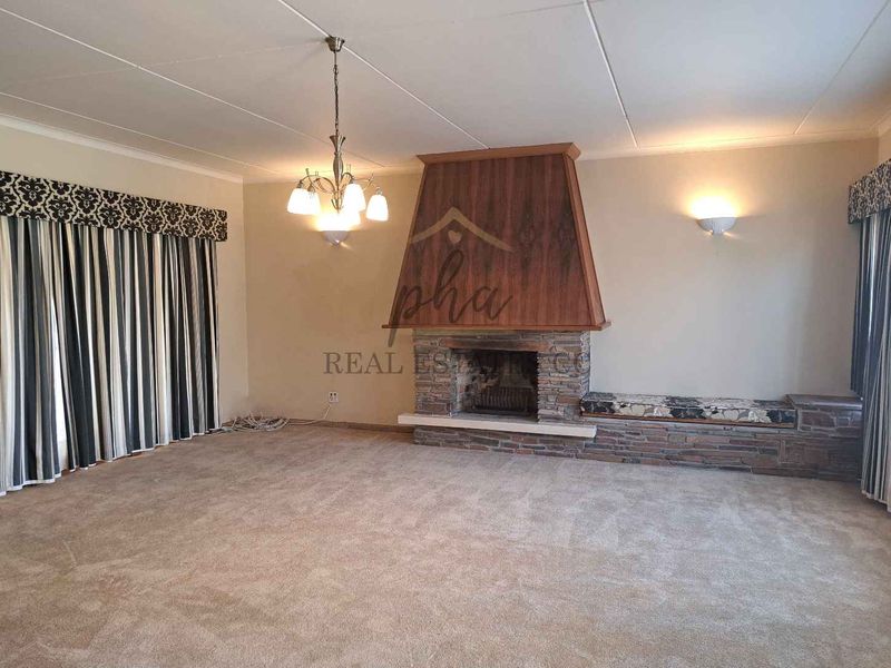 4 Bedr Family home with pool for sale in Walvis Bay for N$2 950 000.00 - Photo 5