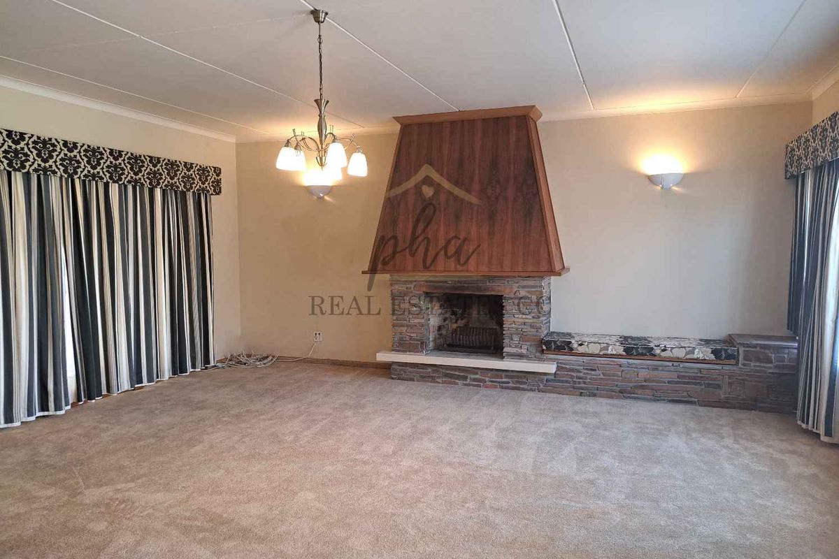 4 Bedr Family home with pool for sale in Walvis Bay for N$2 950 000.00 - Photo 5
