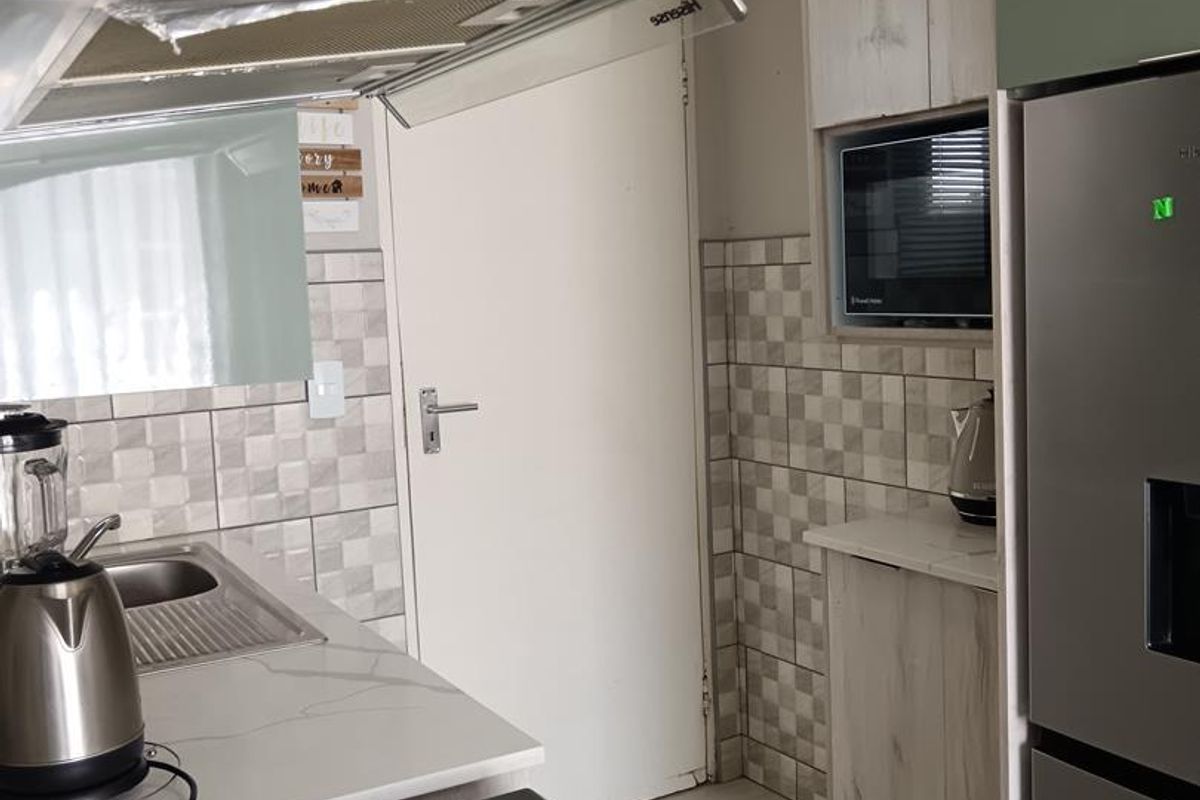 Charming Starter Home or Savvy Investment Opportunity! - Photo 5