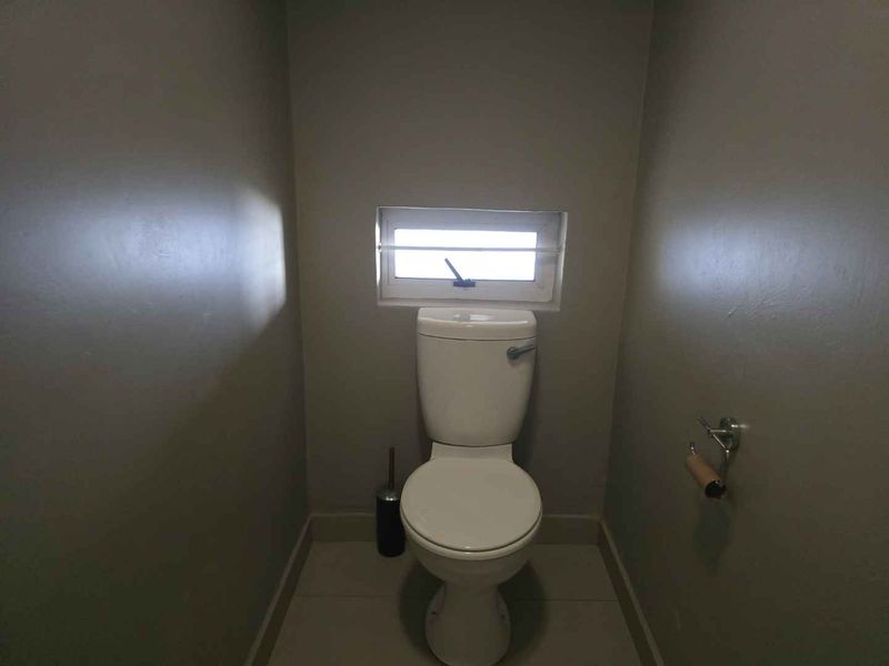Elegant Family Living in Coral Wood Village Estate – Spacious 3-Bedroom Home with Double Garage and Private Garden in Blue Hills, Midrand - Photo 10