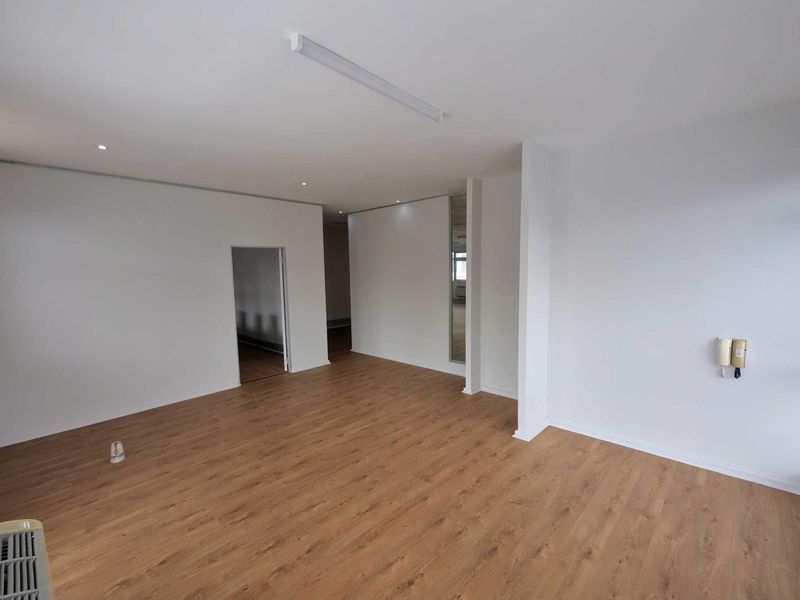 Verstile, Light-Filled Office in Century Square! - Photo 3