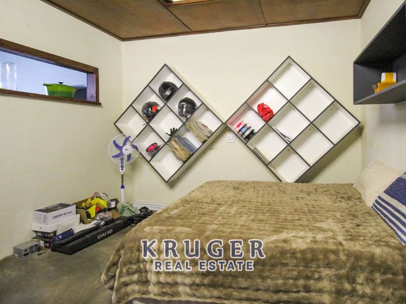 Family Home with Flat for Sale – Outjo - Photo 9