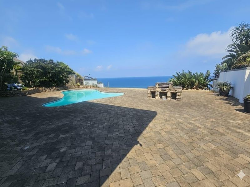 Sun-Soaked Modern Home with 5 Bedrooms &amp; Jaw-Dropping Sea Views - Photo 1