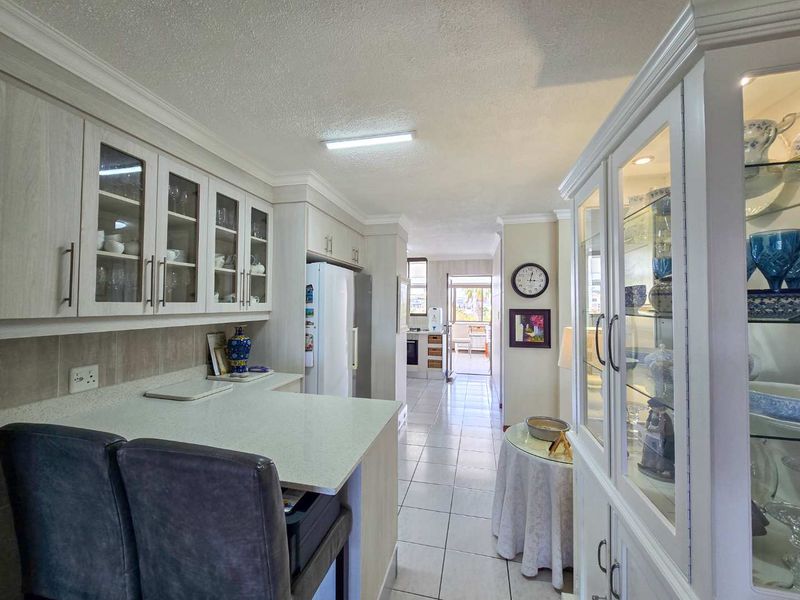 Breathtaking views - true gem. Modern apartment in Stilbaai-Wes. - Photo 4
