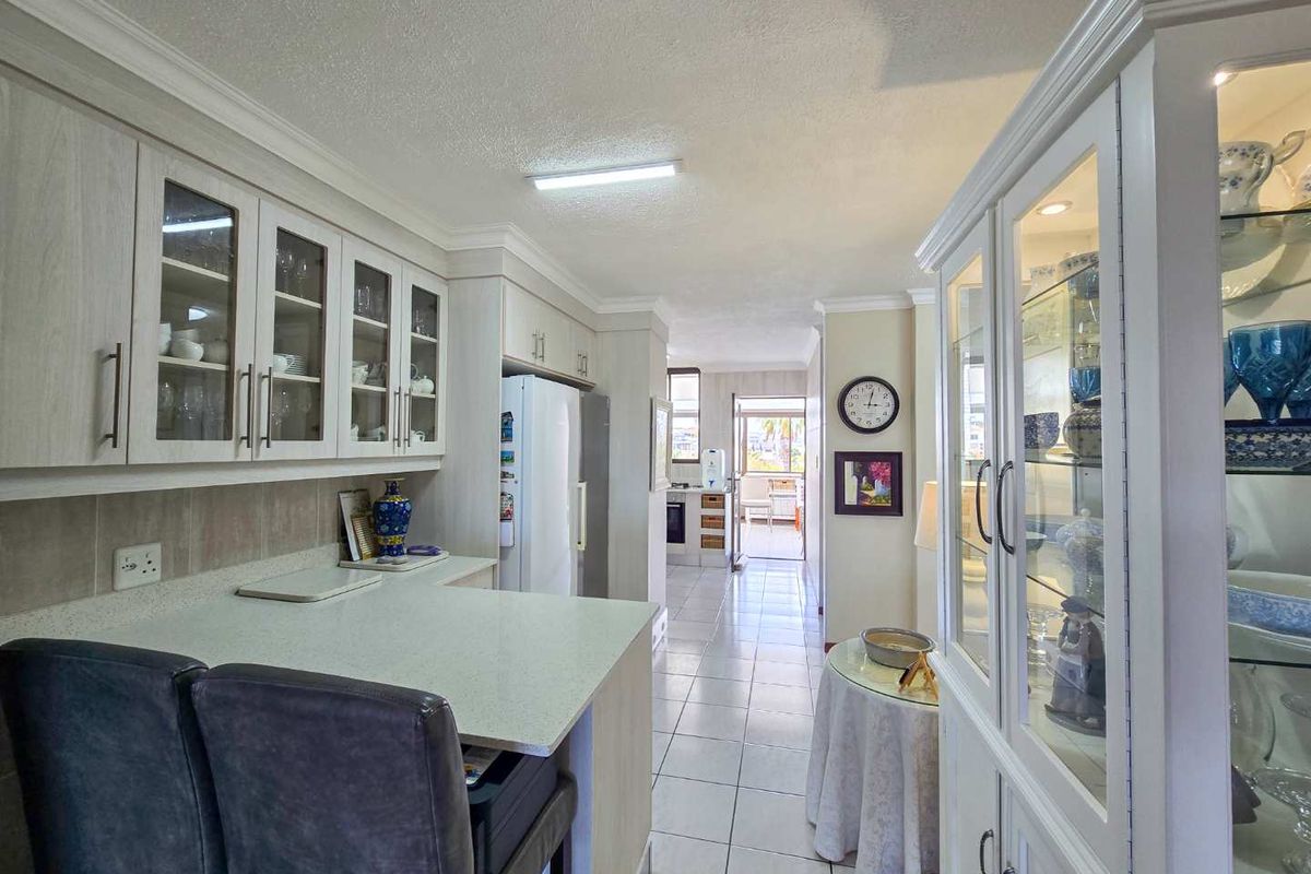 Breathtaking views - true gem. Modern apartment in Stilbaai-Wes. - Photo 4