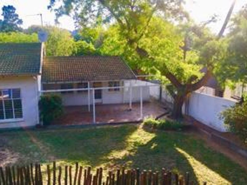4 Bedroom House for Sale in Bryanston West - Photo 6
