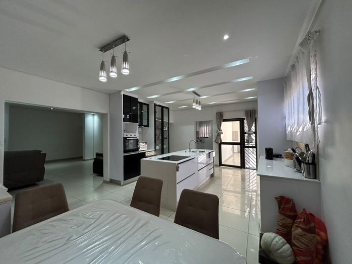 Property #2561948, House For Sale in Academia