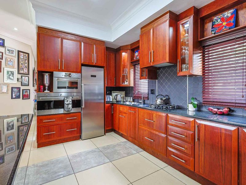 Private Family Home with Beautiful Views in Erasmusrand - Photo 8