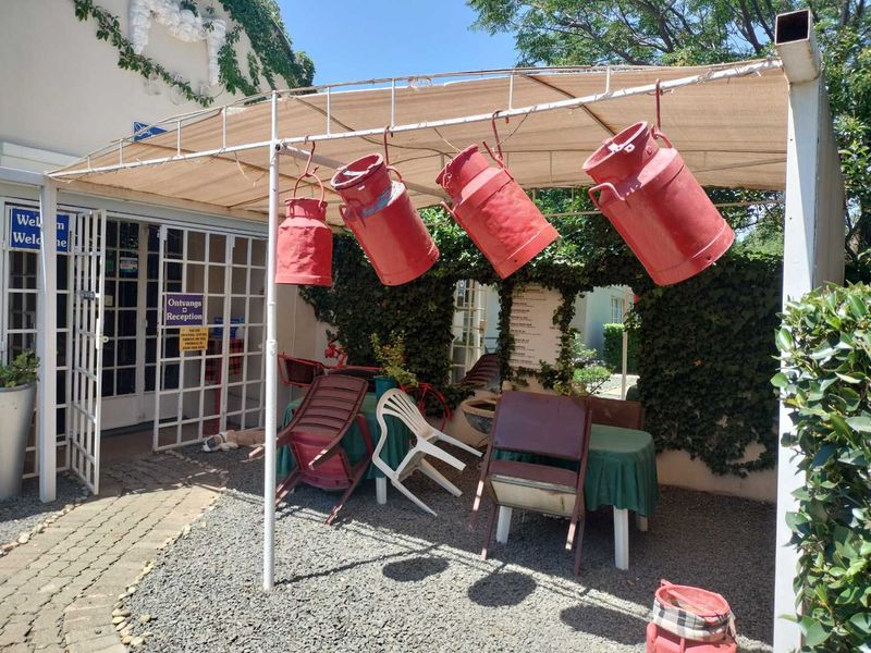 Own your own business with two full title properties and a well established Guesthouse - Photo 3