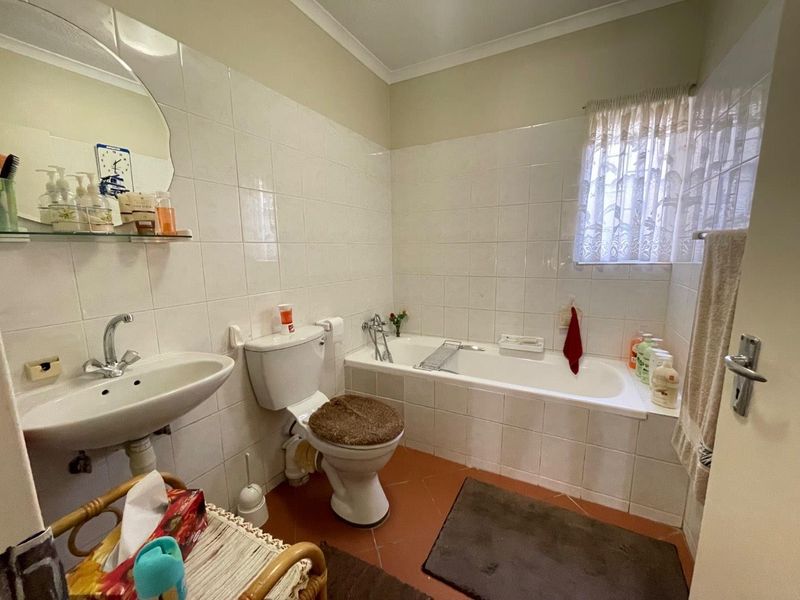 3 Bedroom ALL ONE ONE LEVEL townhouse for sale - Photo 8