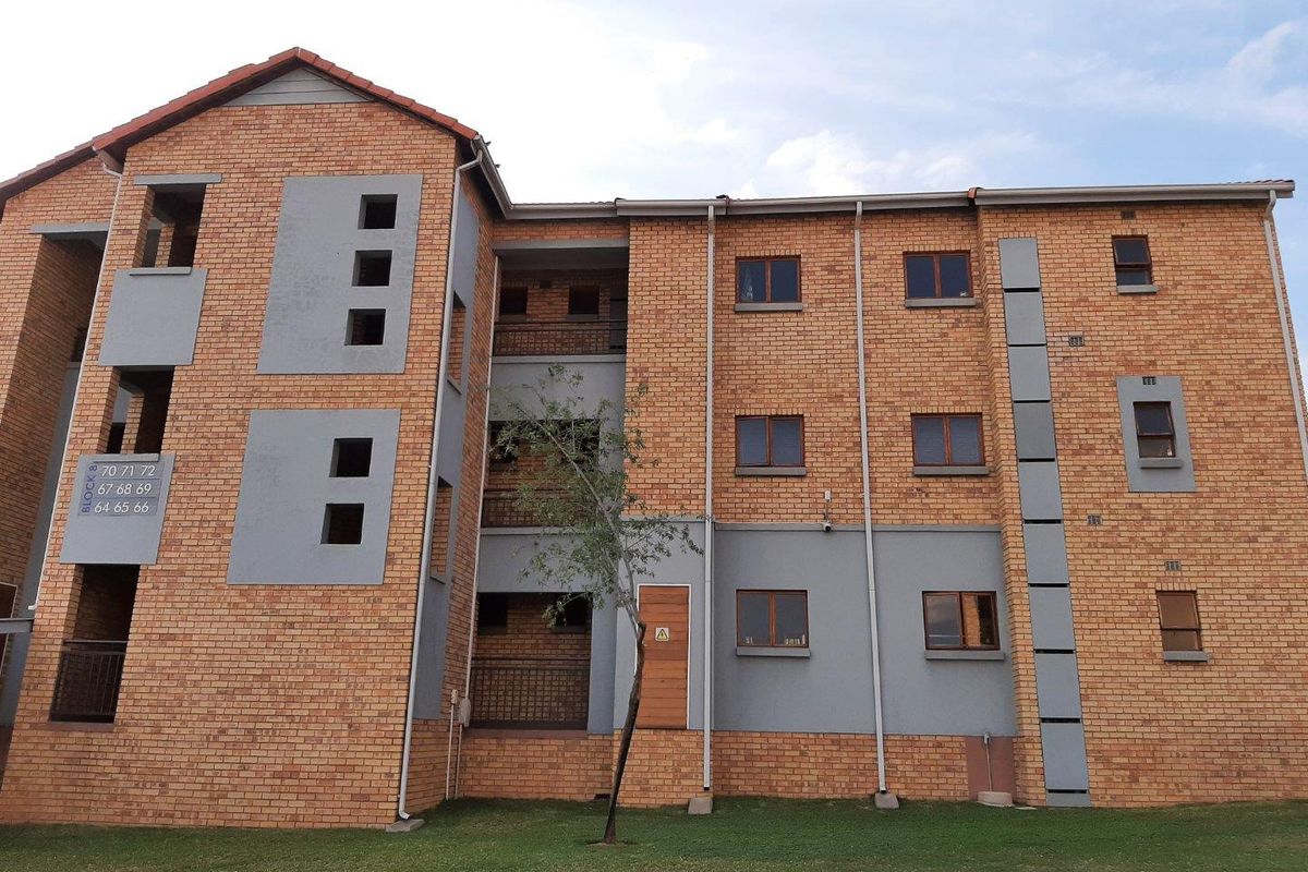 YOUR NEW HOME AWAITS - Photo 2