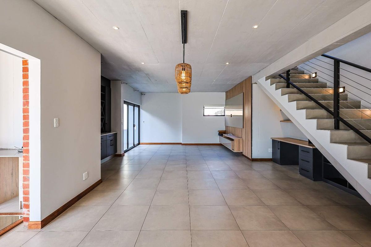 Luxury Living in the Heart of Six Fountains Estate - Photo 5