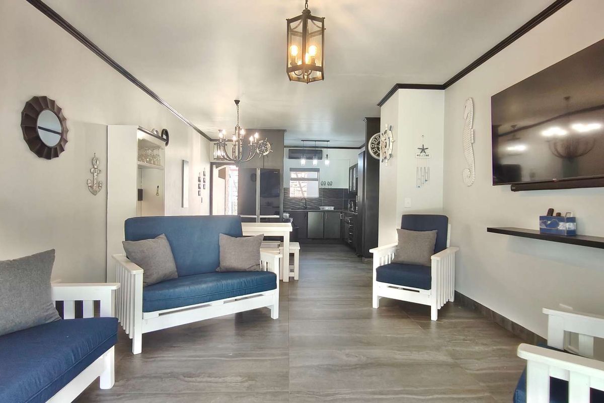 Renovated townhouse awaits in Diaz Beach - Photo 4