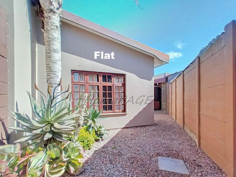 Ext 9, Swakopmund:  4 Bedr Home with 2 Bedr Flat is for Sale - Photo 3
