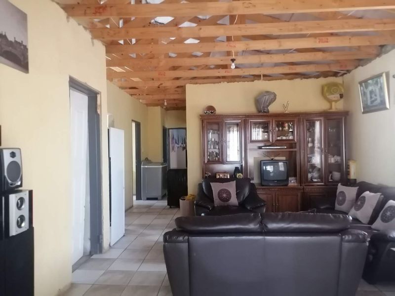 3 BEDROOMS HOUSE FOR SALE IN HLANGANANI - Photo 3