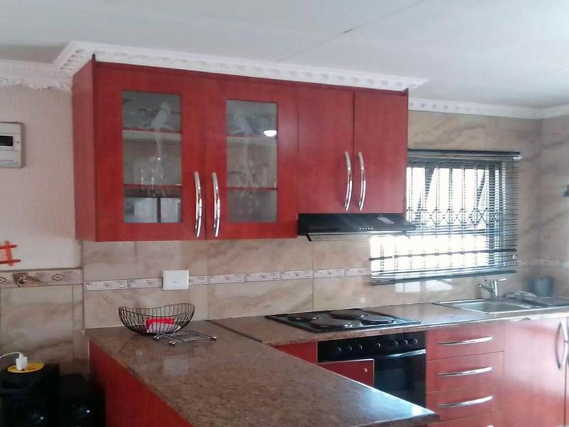 3 Bedroom House for sale in Alveda - Photo 3