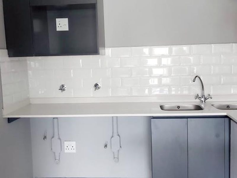 Modern 3 bedroom to let - Photo 2