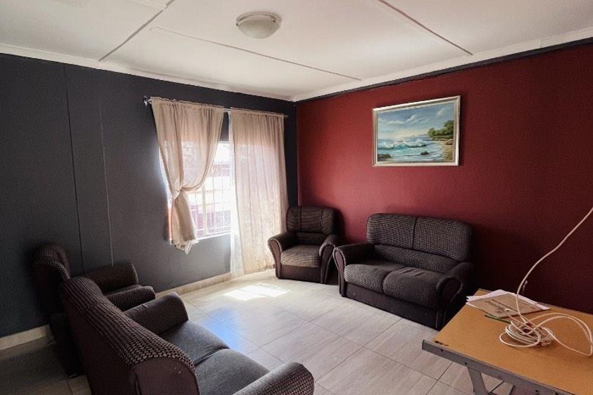 5 BEDROOM HOME IN DORADO PARK FOR SALE | N$2,100,000 - Photo 5