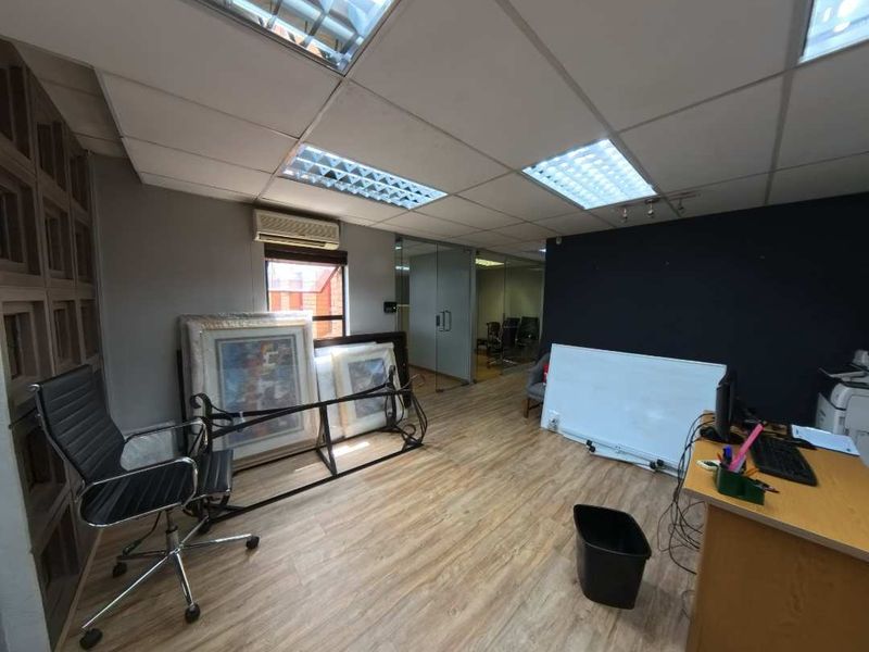 PRIME OFFICES TO RENT AND SITUATED AT 339 HILDA STREET FOR ONLY R 64 500 PER MONTH. - Photo 4