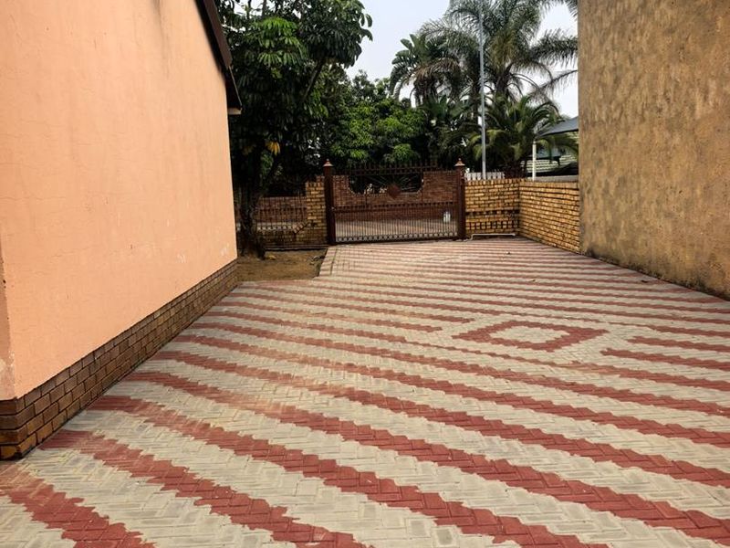 3 bedrooms house for sale in Soshanguve DD - Photo 2