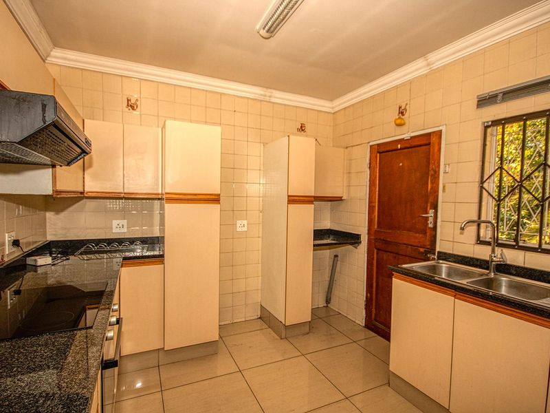 3 Bedroom Brackendowns Family Home, move-in ready! - Photo 5