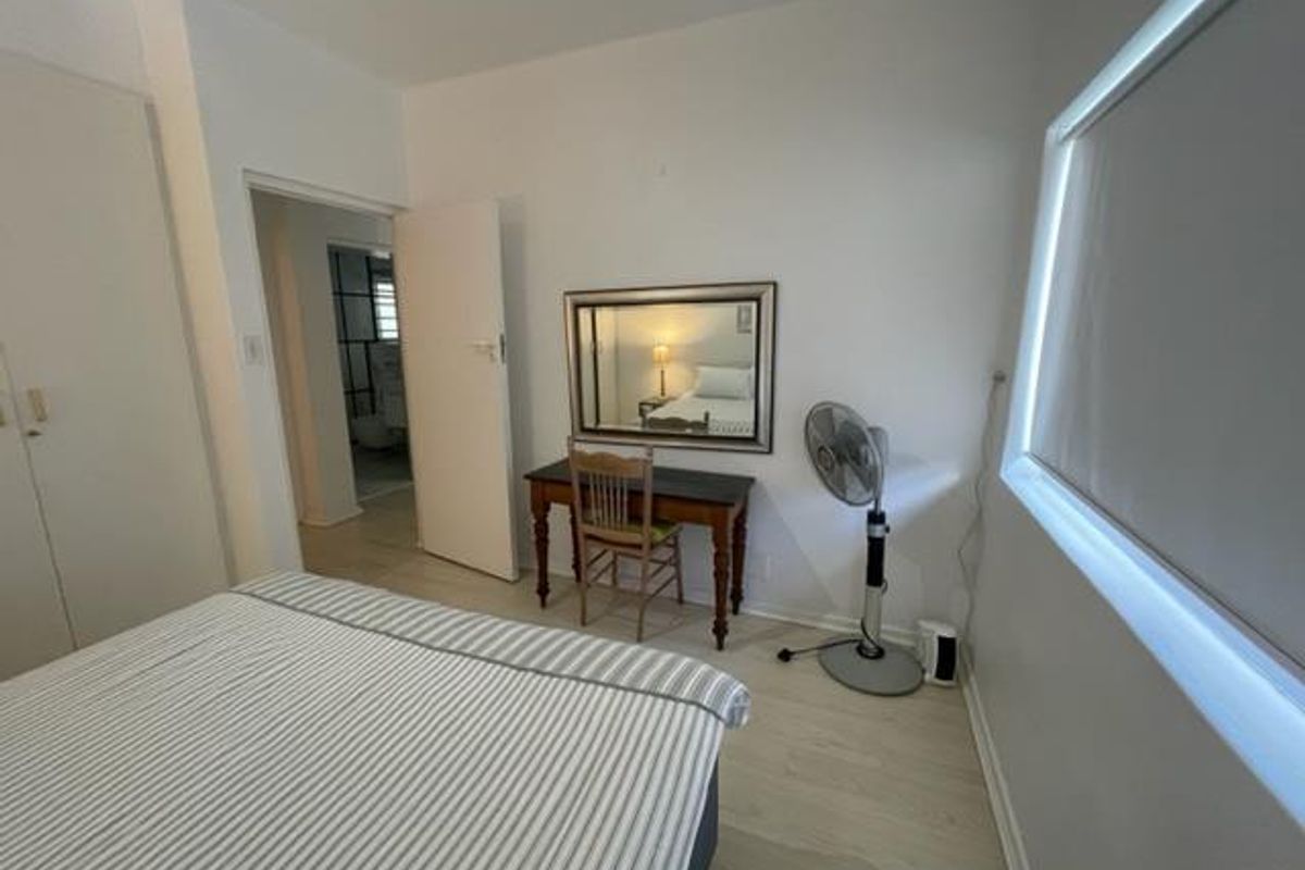 Comfortably furnished 2 Bed apartment with parking, small balcony - Photo 5