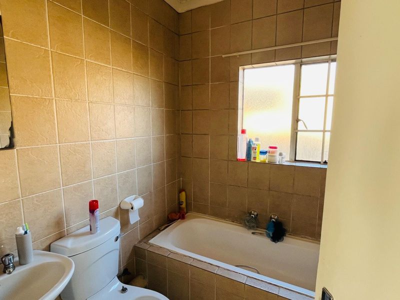 Move in ready apartment - Photo 8