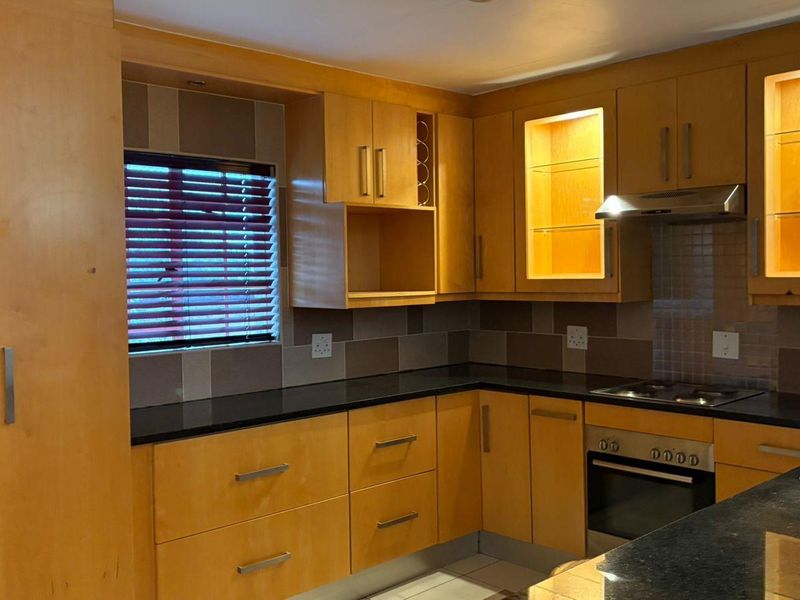 Quaint spacious 1 bedroom cottage - Photo 3