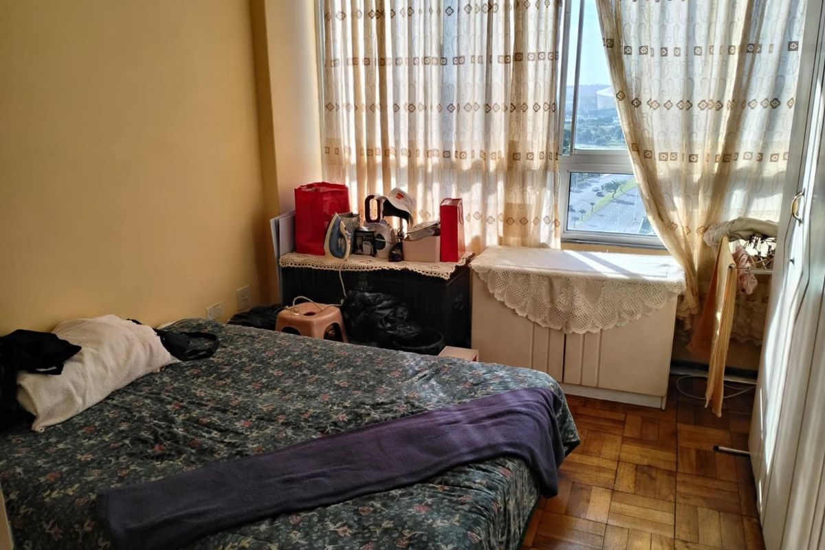 spacious 2 bedroom unit - Photo 4
