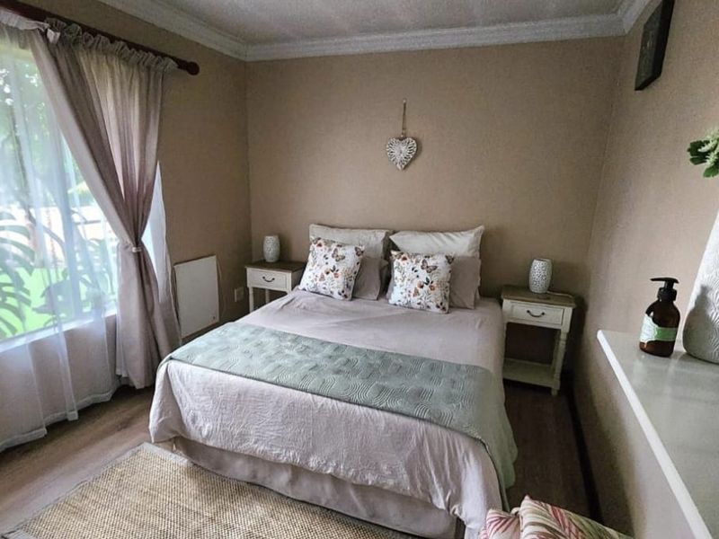 Beautiful Klinker Brick Home with a stunning garden. - Photo 10