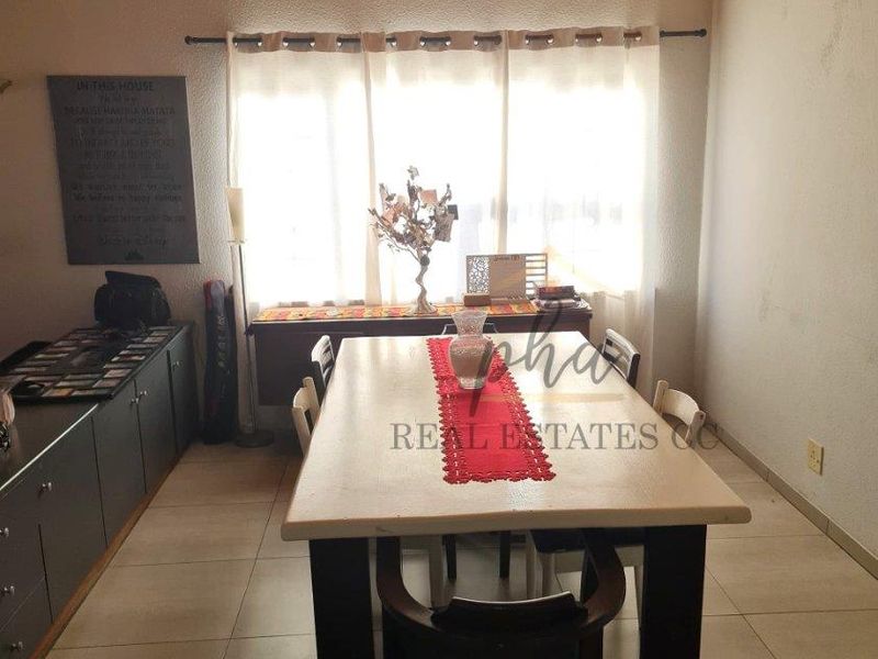 Cosy 3  Bedroom House with newly Built 2-Bedroom Cottage on a Corner Erf in Walvis Bay - Photo 4