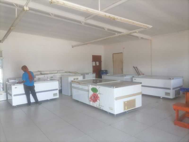 Warehouse / Business Plot For Sale - Prime Location - Oshakati Main  Road - - Photo 6