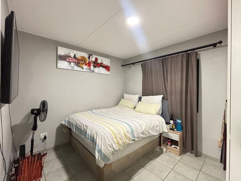 2 Bedroom Apartment For Sale in Parklands East - Photo 5
