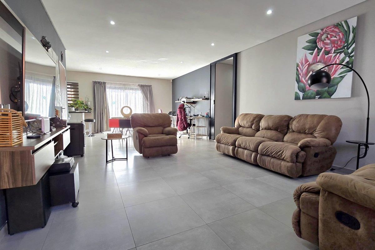 3 Bedroom Townhouse Cluster Home for Sale in New Redruth - Photo 2