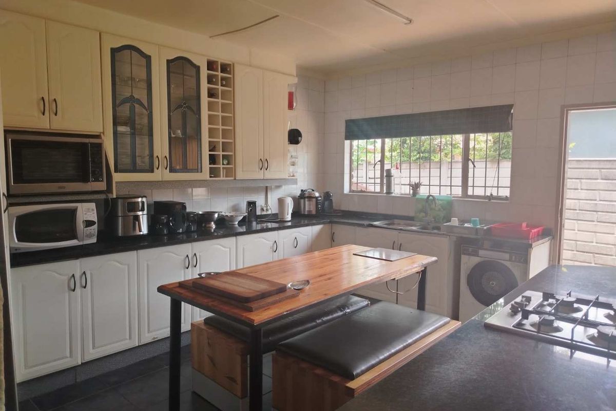 AN INCOME GENERATING PROPERTY - Photo 4