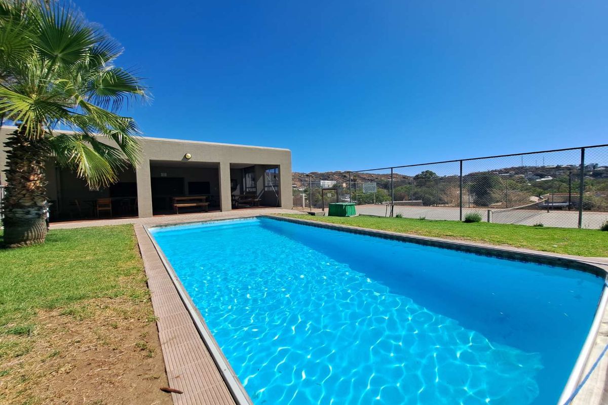 SUPER SOLE MANDATE – HOT PROPERTY IN KLEIN WINDHOEK! - Photo 3