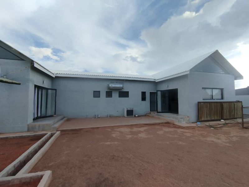 MODERN, BEAUTIFUL AND WELL-MAINTAINED HOUSE FOR SALE IN MARIENTAL - Photo 5