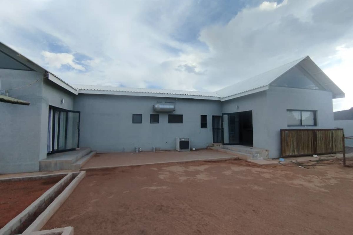 MODERN, BEAUTIFUL AND WELL-MAINTAINED HOUSE FOR SALE IN MARIENTAL - Photo 5