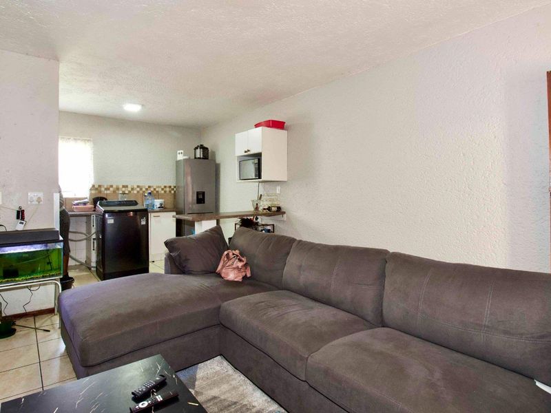 Ground Floor Apartment in a great location. - Photo 6